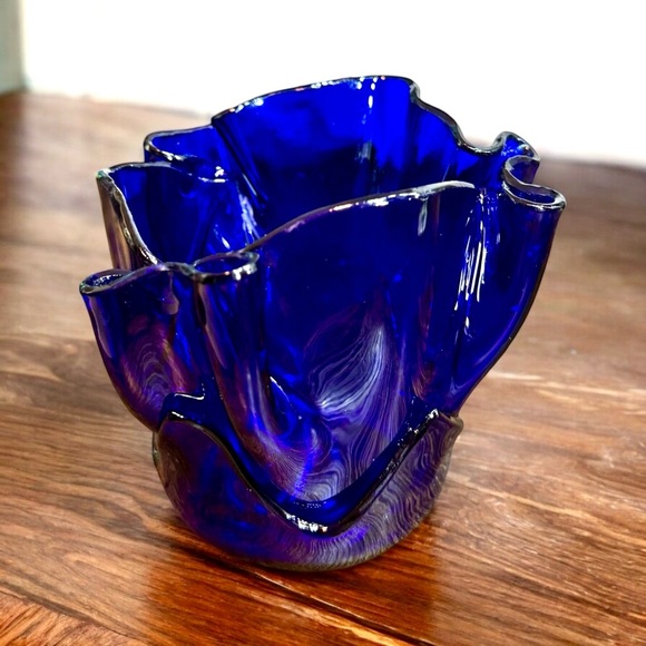 Hand-Blown Ultramarine Lotus Handkerchief Glass Vase - Picture 1 of 16